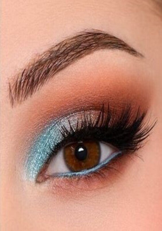 eye blue beauty trends 2024 1